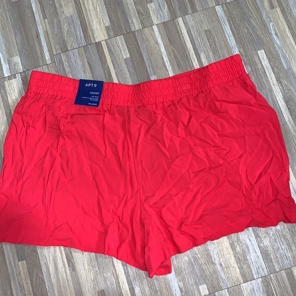 Apt 9 red challis pull on shorts! - Picture 3 of 3